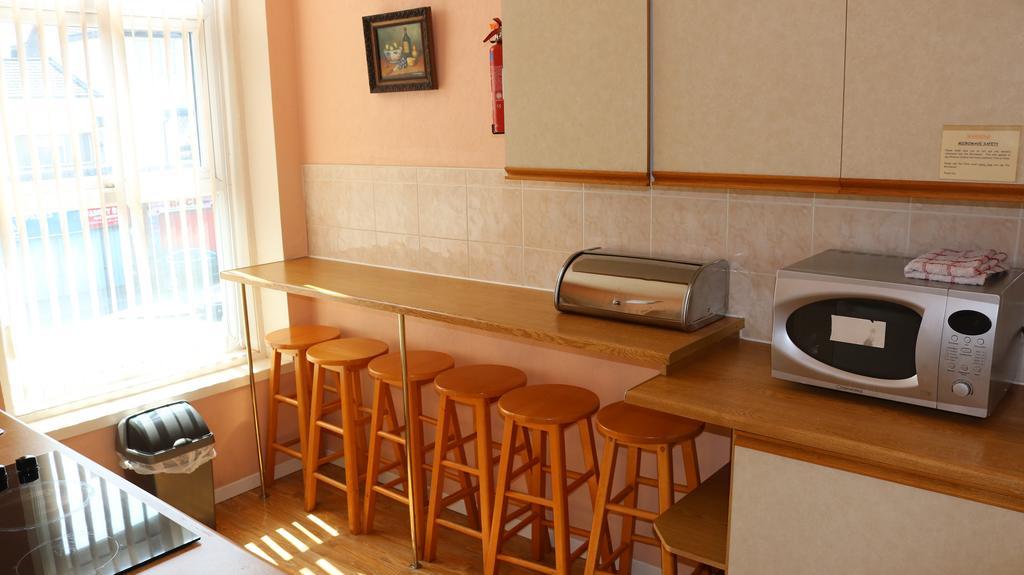 Marlborough Court Holiday Apartments - Blackpool — Photos 2